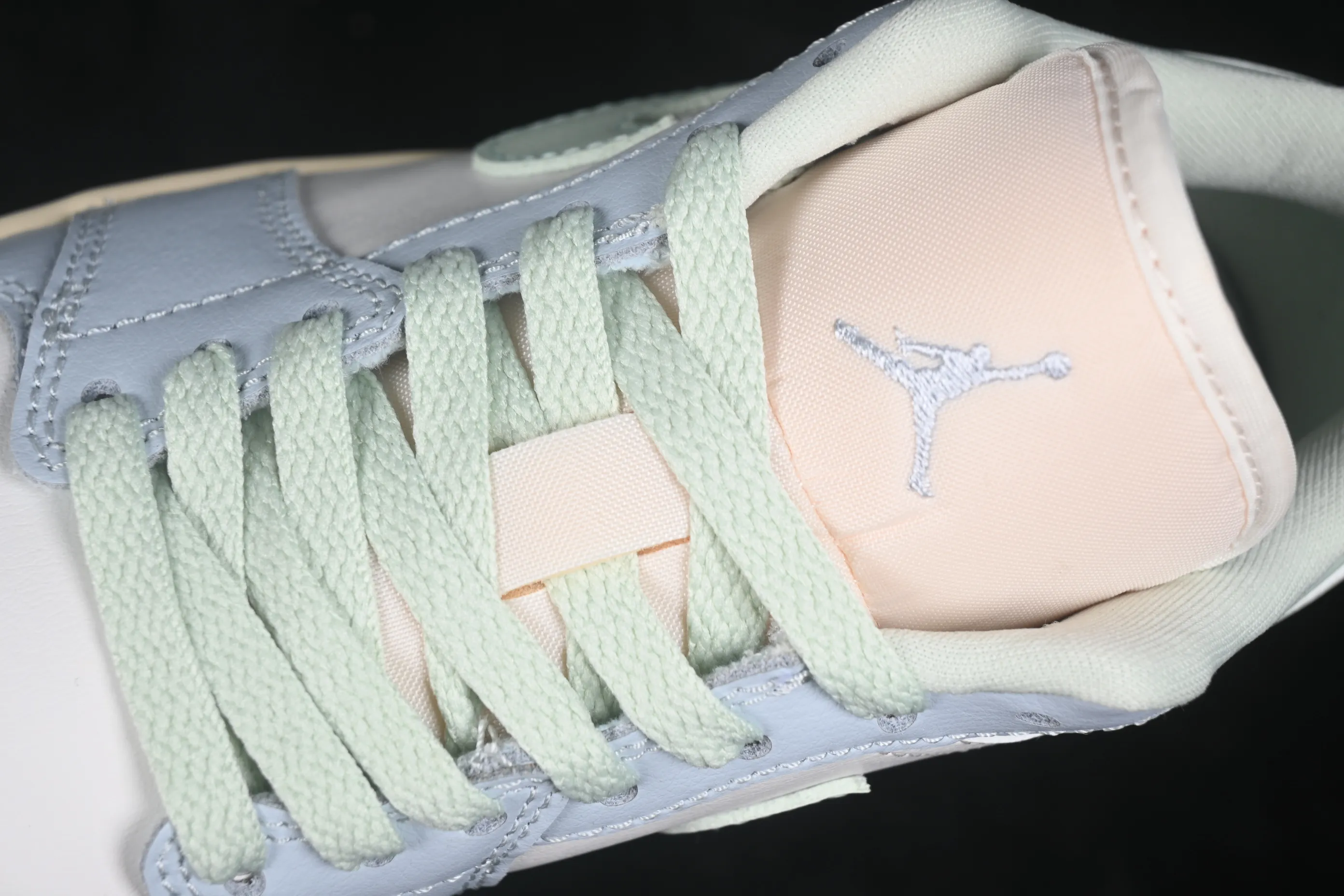 All categories Air Jordan Jordan series basketball shoes Air Jordan 1 Low G version pure original Air Jordan 1 Low AJ1 Joe 1 light blue color matching low-top cultural casual sneakers DC0774-108